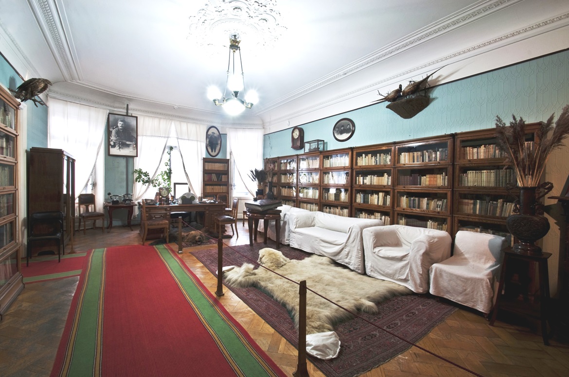 “Мемориальная квартира С. М. Кирова”