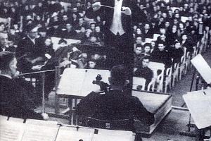 На концерте 9 августа 1942 г. Дирижёр Карл Элиасберг