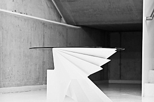 Журнальный столик Wings, 2019. Нержавеющая сталь, стекло