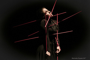 Валерия Каспарова в спектакле “Этюды об Армении” © Евгения Матвиенко