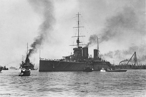 Флагманское судно английской эскадры сверх-дредноут “Лайон” на кронштадтском рейде. Фотография Александра Карловича Буллы, 10 июля 1914. ЦГАКФФД