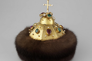 Шапка Мономаха Второго наряда (в начале XIX вв. считалась короной Таврической и венцом княгини Ольги). Москва, мастерские Кремля, 1682. Музеи Московского Кремля