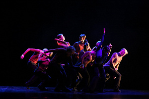 “Спят медведи и слоны” © Александр Барановский