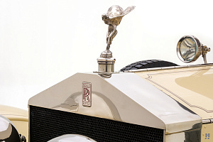 Spirit of Ecstasy. Rolls-Royce