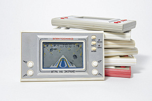Портативная микропроцессорная игра “Электроника ИМ-02” (“Ну, погоди!”) и другие игры, Завод “Ангстрем” 1984, Экспонат предоставлен Яндекс Музеем