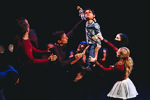 “Спят медведи и слоны” © Дарья Пона