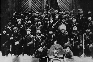 Отряд Красной гвардии завода Лесснер перед отправкой под Гатчину